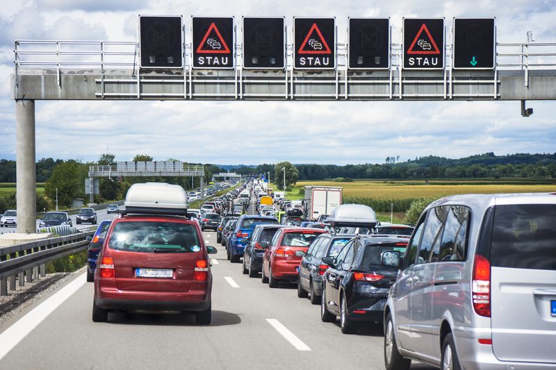 Motorräder im Stau - Was ist erlaubt?