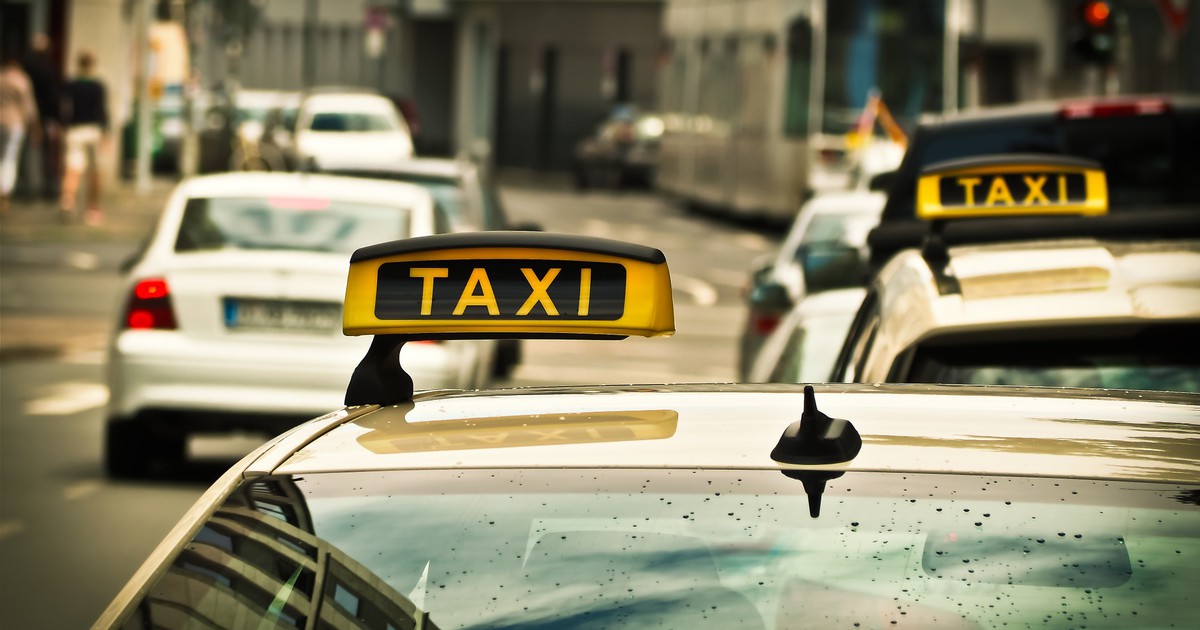 Verrückte Taxi-Storys: Betrunkener Mann wird 600km nach Hause gefahren