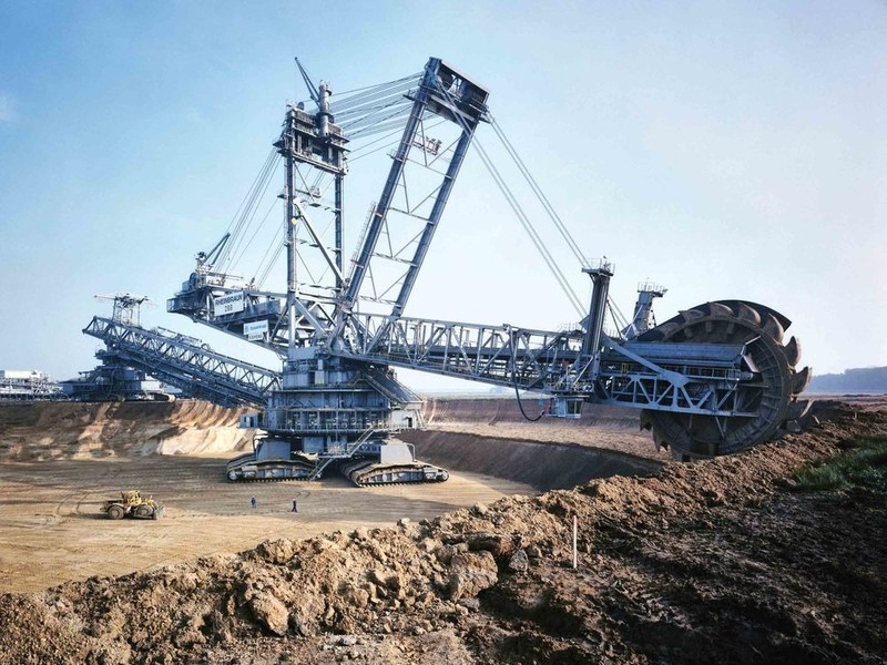 Dieser gigantische Bagger 288 wird im Tagebau eingesetzt