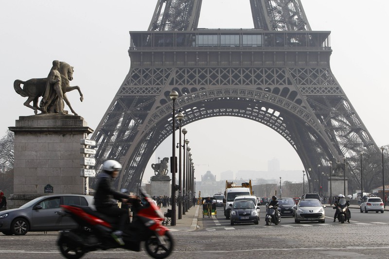 In Paris stecken Autofahrer unerwartet viel im Stau.