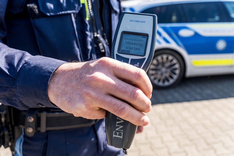 Bei einem Verkehrsunfall sind die Strafen für Alkoholeinfluss höher.