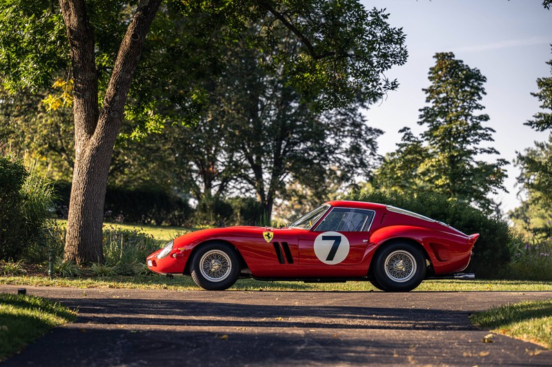 Der  Ferrari 250 GTO  ist extrem selten, was den Preis dieses Oldtimer in die Höhe treibt.