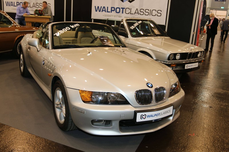 Zu sehen ist ein Cabrio der Marke BMW.