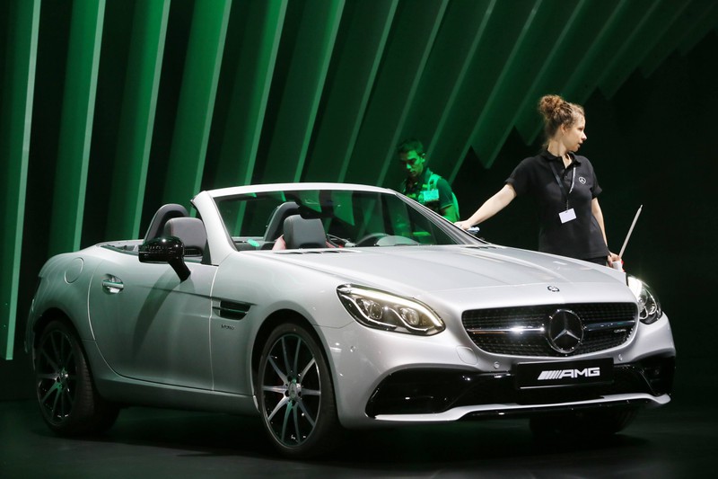 Zu sehen ist ein Mercedes SLC Cabrio bei seiner Präsentation.