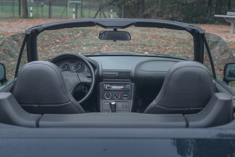 Wie solltest du dein Cabrio im Herbst lagern?