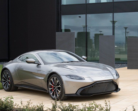 Die Marke Aston Martin ist mittlerweile stark mit dem Bond-Franchise verbunden.