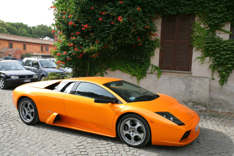 Der Lamborghini Gallardo ist ein eleganter Sportwagen, der unter Autofans sehr beliebt ist