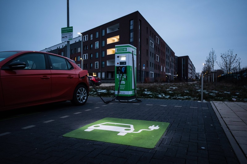 Elektroautos fangen nicht so schnell Feuer wie Benzinautos.