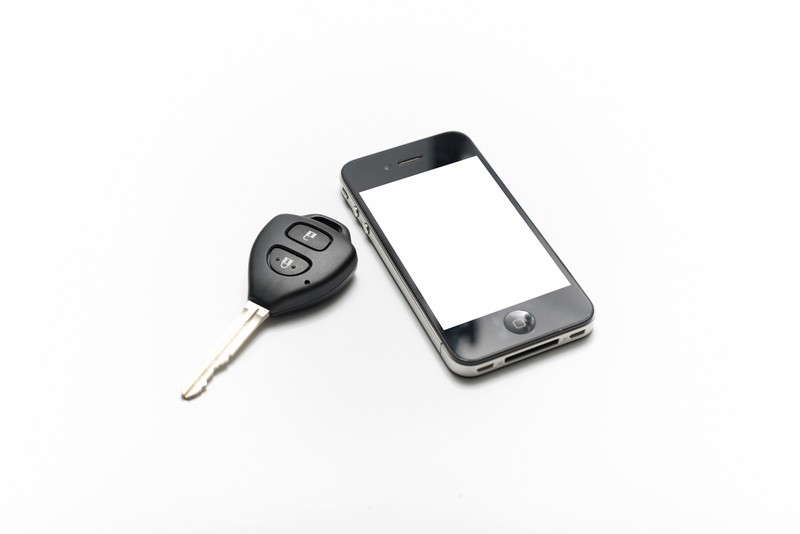 Autoschlüssel können heute auch virtuell sein. Dafür brauchst du nur dein Handy um als Autoschlüssel zu funktionieren.