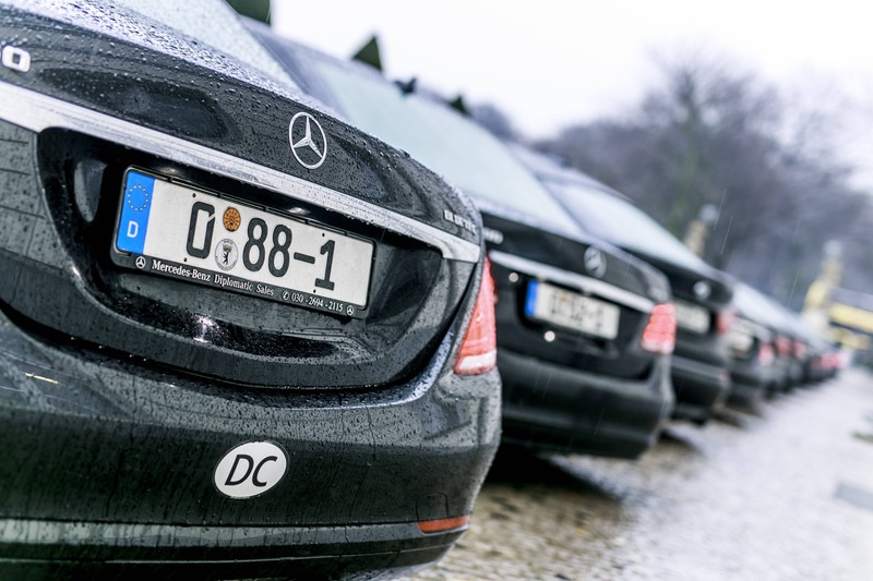 Auch das Diplomatenkennzeichen ist etwas besonderes.