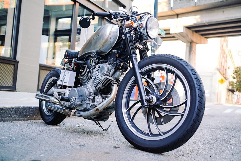 Dieses Bild zeigt ein Motorrad, das vielleicht bald mit einem normalen Autoführerschein gefahren werden darf.