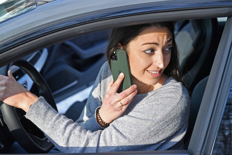 Ablenkungen wie laute Musik und Handys können lebensgefährlich sein.