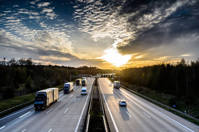 Beim Autofahren machen vor allem Anfänger*innen so manch einen Fehler.