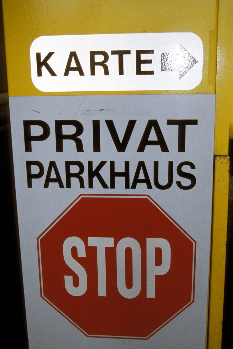 In einem Parkhaus gilt das Hausrecht des Besitzers.