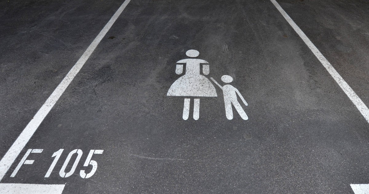Welche Verkehrsregeln muss man in einem Parkhaus beachten?