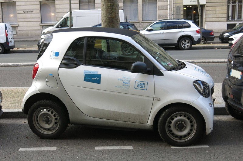 Smartbesitzer*innen dürfen sich nicht anders hinstellen, als die Verkehrsordnung es angibt.