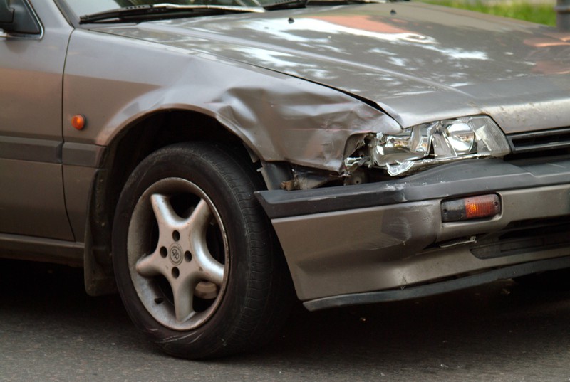 Ein Blechschaden am Auto ist für den Besitzer zum Haare raufen.