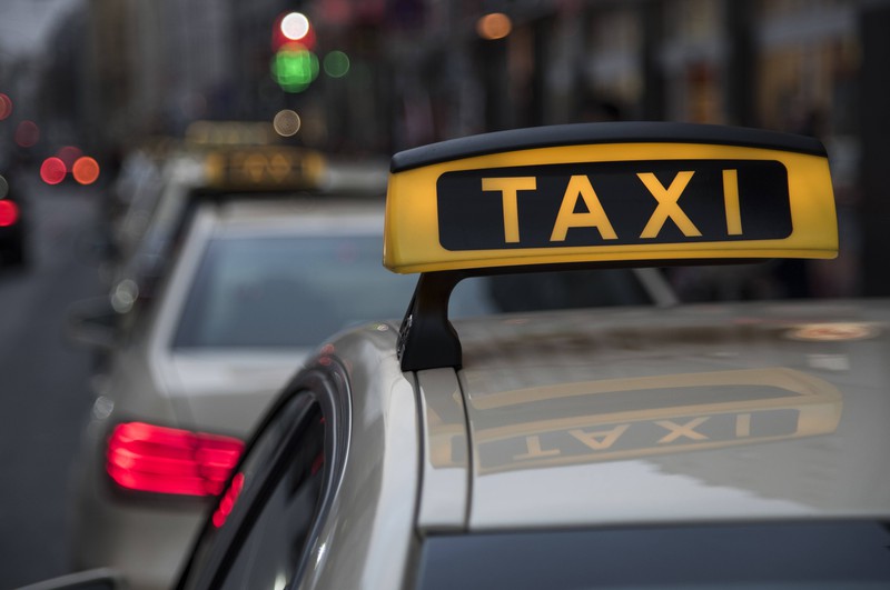 Taxi und Uber sind eher ein Glücksspiel, wenn es um Sauberkeit geht.