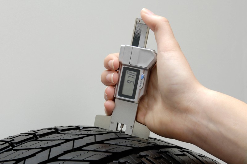 Ab Oktober des Jahres 2024 drohen empfindliche Strafen, wenn im Winter ungeeignete Reifen verwendet werden