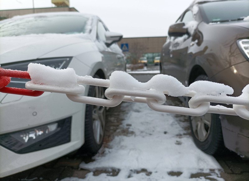 Viele Menschen sind nicht sicher: Herrscht in Deutschland eine Winterreifenpflicht? In einigen Ländern herrscht diese von November bis März