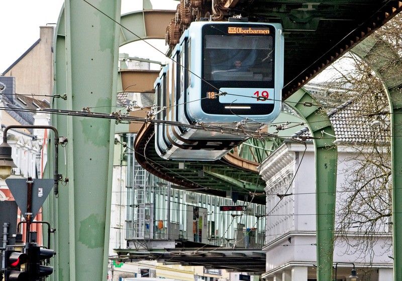 Vor allem auf der B7 in Wuppertal kann es schnell mal blitzen. Also immer die Geschwindigkeit im Auge behalten.