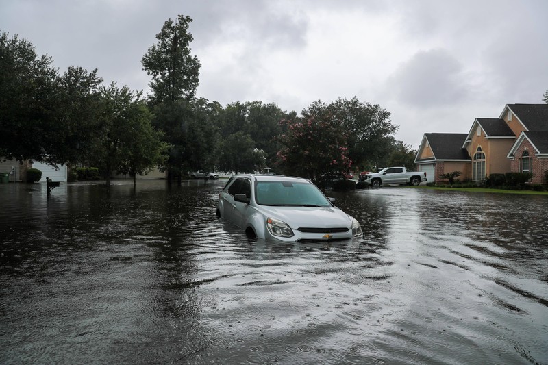 Bei Hochwasser sollte, wenn möglich, das Auto nicht an Vertiefungen abgestellt werden.