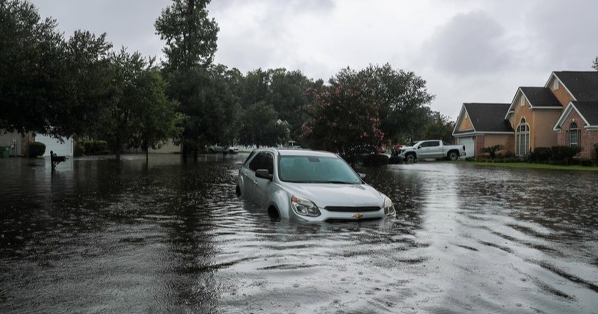Plötzliches Unwetter: So schützt du dein Auto vor Hagelschäden & Co.