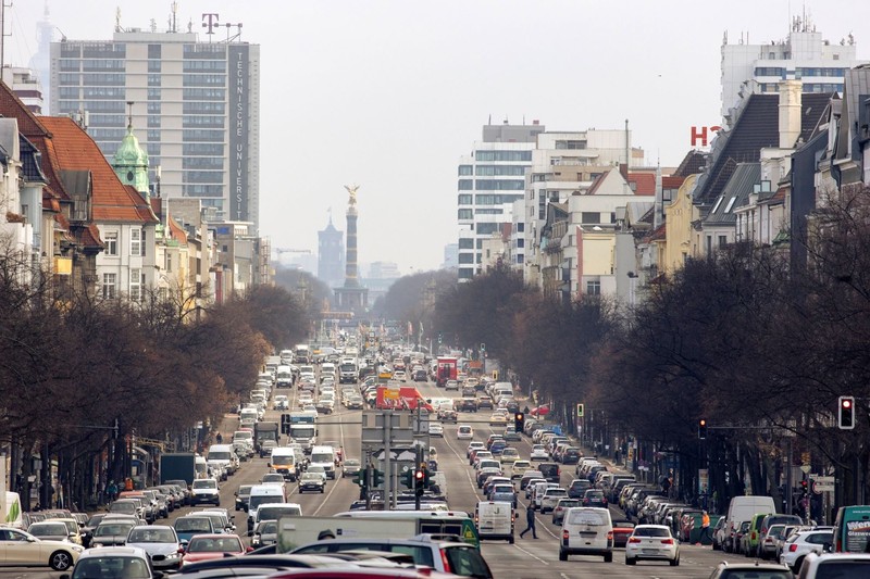 Die Hauptstadt von Deutschland ist für ihr hohes Verkehrsaufkommen bekannt.