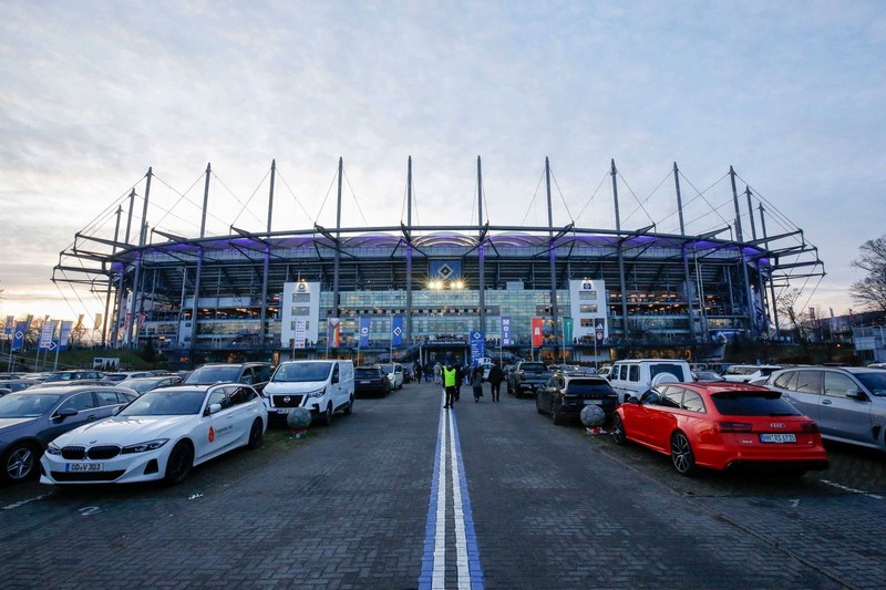 Wer in Hamburg parken möchte, benötigt Geduld und einen vollen Geldbeutel.