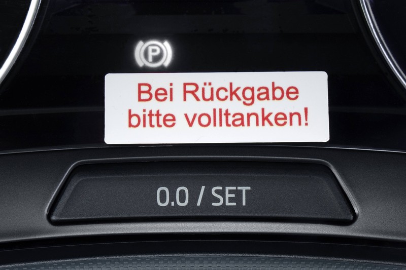 Je nach Tankregelung musst du einen Mietwagen vor der Rückgabe immer volltanken.