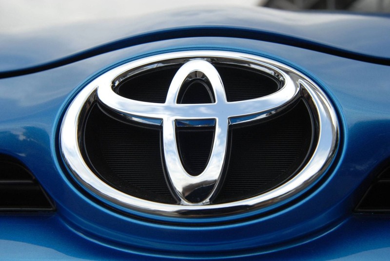 Das Toyota-Logo ist durch Ellipsen geprägt und zeigt ein „T“.