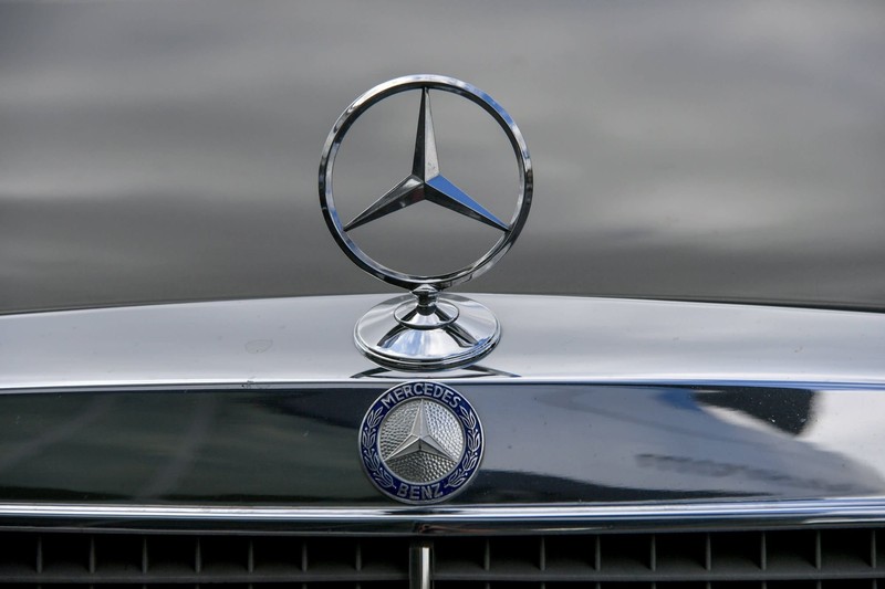 Der Mercedes-Stern ist auf der ganzen Welt bekannt.