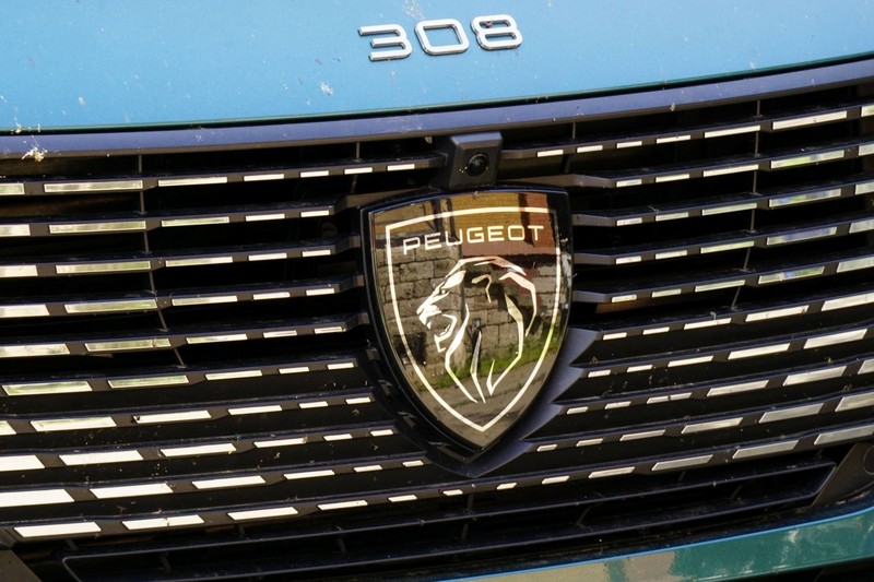 Im Jahr 2021 bekam das Logo von Peugeot ein Upgrade.