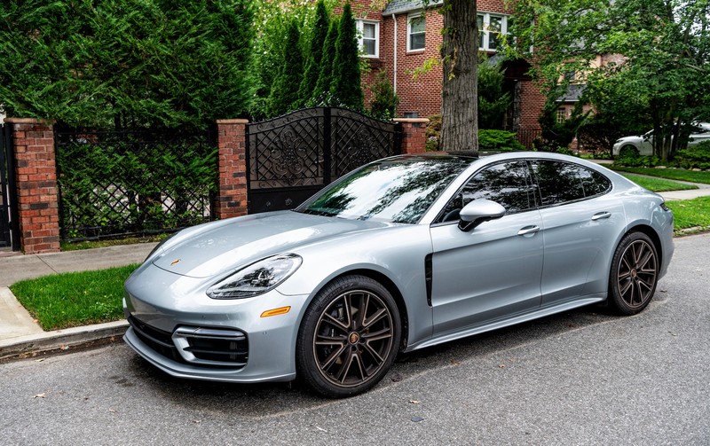 Auch der Porsche Panamera kann extrem beschleunigen.