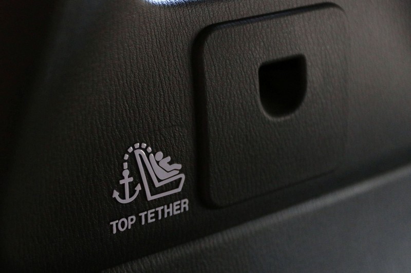 Achte immer darauf, dass der Sitz gut fixiert ist.