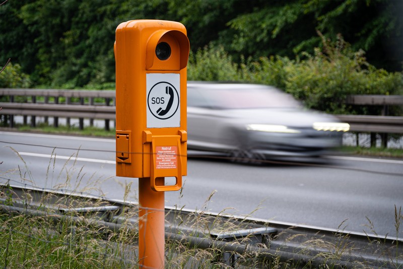 Die Notrufsäule auf der Autobahn steht vor dem Aus.
