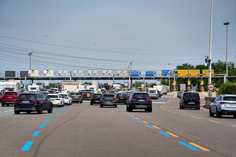 Wer in Italien im Stau steht, könnte künftig Geld zurückerhalten.
