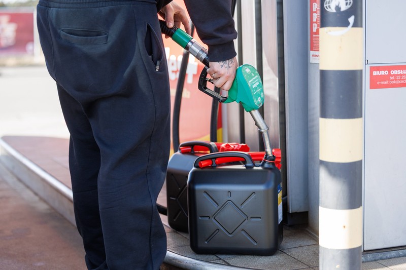 Darf man Kanister einführen?