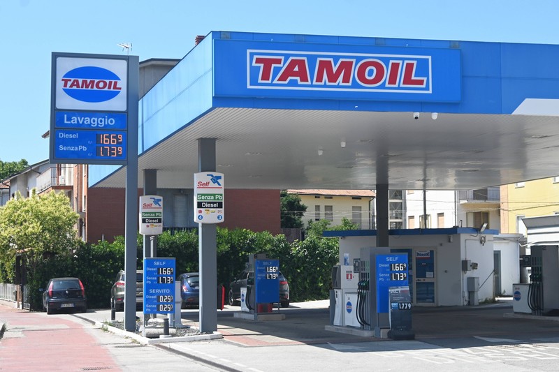 Italien greift wegen der hohen Energiekosten beim Diesel ein.