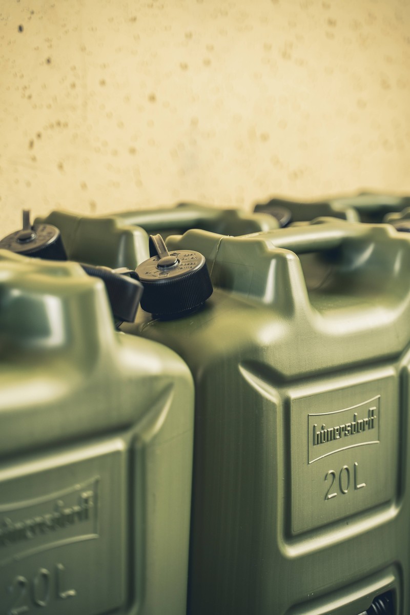 Mit welchen Strafen musst du rechnen, wenn du mit zu viel Benzin erwischt wirst?