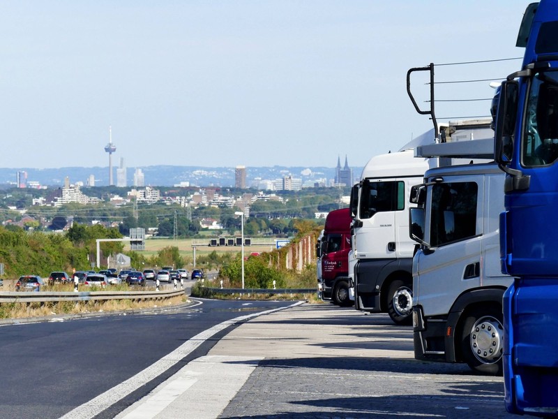 Von dieser Raststätte aus hast du eine schöne Aussicht.